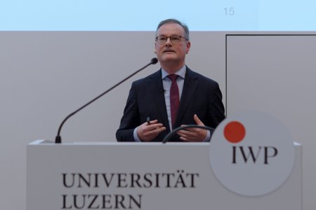 Wp 20571 20241017 IWP Talk Joern Leonhard clean 01 scaled