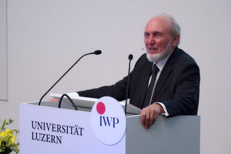 Wp 22854 20250410 Hans Werner Sinn Trump thumbnail 02 scaled