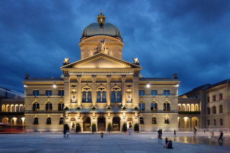 Schweiz, Bern. Bundeshaus. Nordfassade des Bundeshaus am Bundesplatz, 09/2013

Engl.: Europe, Switzerland, Bern. The Bundeshaus, the Federal Palace of Switzerland (Swiss Parliament Building), September 2013