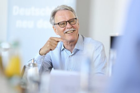 Wp 23329 Bruno S Frey Hero 1