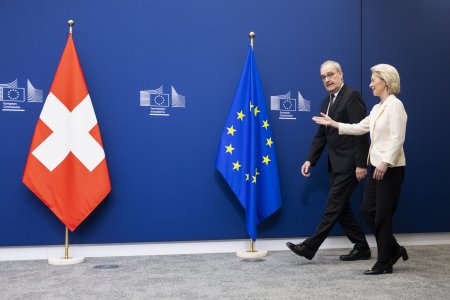 Swiss Federal President Guy Parmelin, left, and European Commission President Ursula von der Leyen prior to the signing ceremony of a package of bilateral agreements between the European Union and Switzerland, in Brussels, Belgium, Monday, March 2, 2026. (KEYSTONE/Peter Klaunzer)