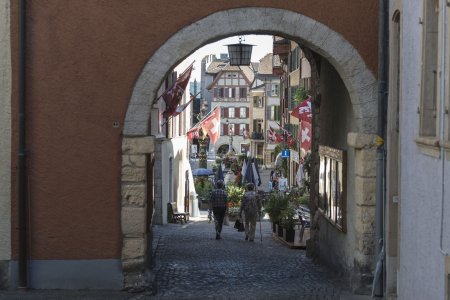 Berner Jura, La Neuveville, Blick in die Rue du Marche.