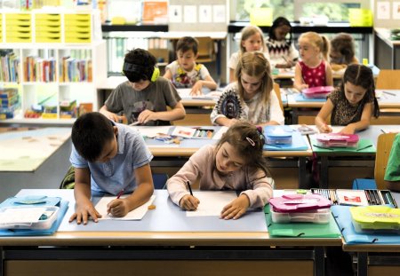 Schule Suhr

Unterricht der Klasse Primar 1C von Aline Isenschmid im Primarschulhaus Vinci in Suhr am 25. Juni 2018.