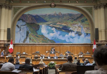 Das Plenum des Nationalrats beschaeftigt sich mit der Zersiedelungsinitiative waehrend der Sommersession am Donnerstag, 31. Mai 2018 im Nationalrat in Bern. (KEYSTONE/Lukas Lehmann)