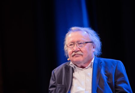 ARCHIV - 09.06.2023, Nordrhein-Westfalen, Kn: Peter Sloterdijk, Autor, sitzt im Rahmen der Phil.Cologne im Funkhaus auf der Bne. (zu dpa: Sloterdijk: Mauerfall-Zeit war verwunschene Zeit) Foto: Rolf Vennenbernd/dpa +++ dpa-Bildfunk +++ (KEYSTONE/DPA/Rolf Vennenbernd)