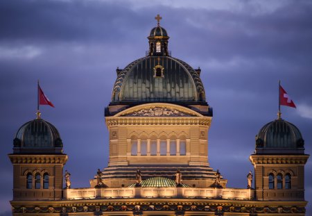 The Federal Palace pictured during a autumn sunset, Wednesday, October 9, 2019 in Bern, Switzerland. (KEYSTONE/Anthony Anex)