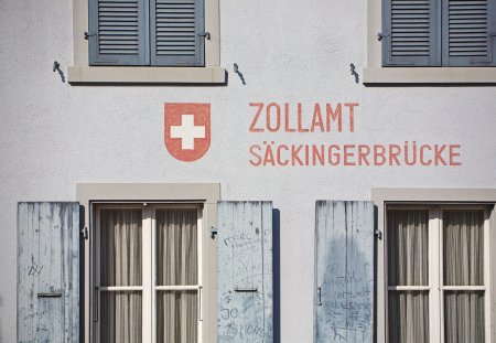 Zollamt Saeckingerbruecke in Stein, aufgenommen am 10. September 2012.