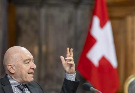 Daniel Jositsch, SP-ZH, referiert zur Europaeischen Menschenrechtskonvention EMRK, an der Herbstsession der Eidgenoessischen Raete, am Dienstag, 23. September 2025 im Staenderat in Bern. (KEYSTONE/Alessandro della Valle)