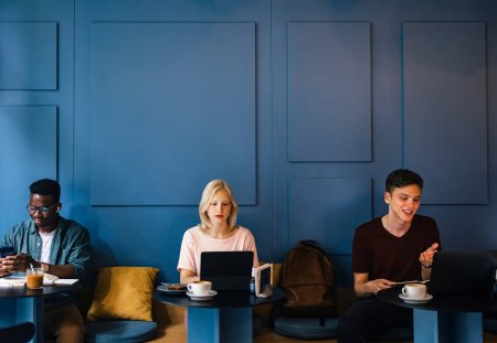 1371381673