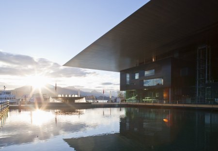 The Culture and Convention Centre Lucerne KKL by French architect Jean Nouvel, pictured on March 31, 2010 in Lucerne, Switzerland. (KEYSTONE/Gaetan Bally)

Das Kultur- und Kongresszentrum Luzern (KKL) des franzoesischen Architekten Jean Nouvel, aufgenommen am 31. Maerz 2010. (KEYSTONE/Gaetan Bally)