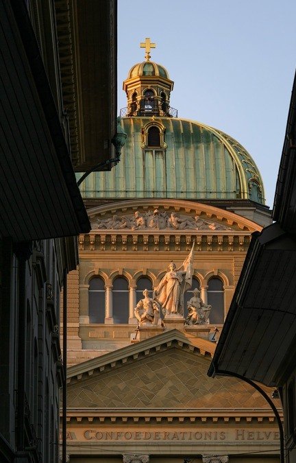 Bundeshaus 16x9 1200